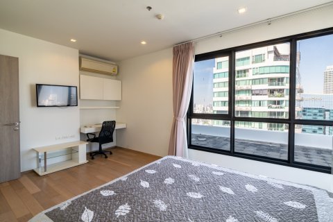 Condo in Watthana, Bangkok, Thailand, 2 bedrooms  № 154929 - photo 12