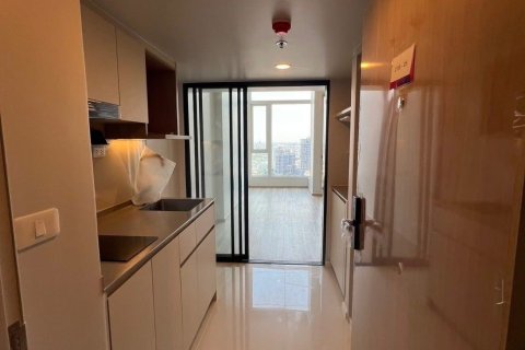 Studio in the Condo in Watthana, Bangkok, Thailand  № 161879 - photo 4