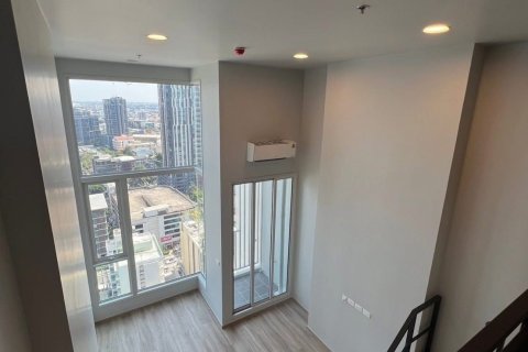 Studio in the Condo in Watthana, Bangkok, Thailand  № 161879 - photo 2