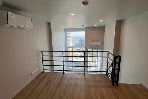 Studio in the Condo in Watthana, Bangkok, Thailand  № 161879 - photo 3