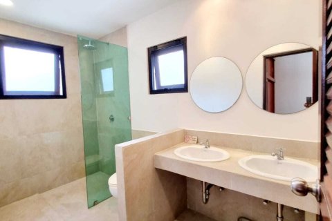 House in Phuket, Thailand 4 bedrooms № 161877 - photo 5
