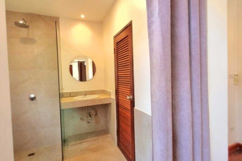 House in Phuket, Thailand 4 bedrooms № 161877 - photo 16