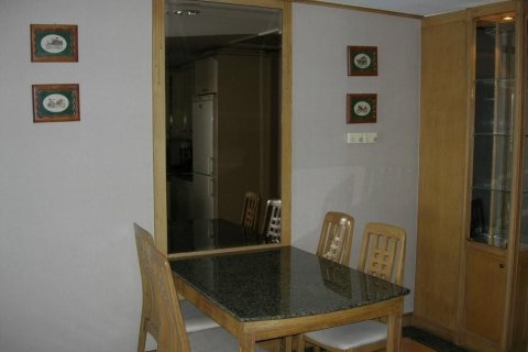 Кондоминиум с 2 спальнями в Ваттхане, Бангкок, Таиланд № 136036 - фото 5