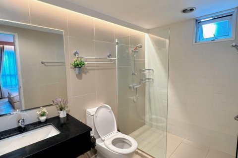 Studio in the Condo in Huai Khwang, Bangkok, Thailand  № 136033 - photo 6