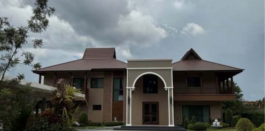 Villa à Mae Rim, Thaïlande 4 chambres № 136035