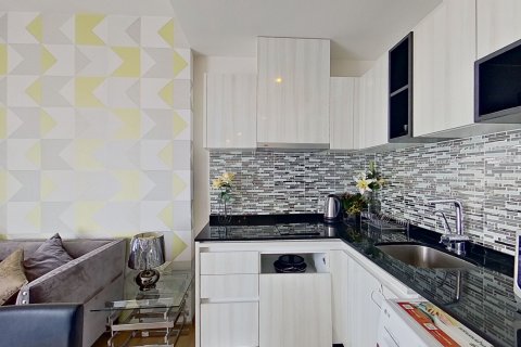 Студия в кондо в Ваттхане, Бангкок, Таиланд № 150333 - фото 2