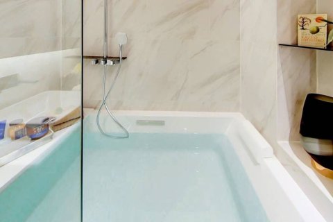 Condo in Khlong Toei, Bangkok, Thailand, 1 bedroom  № 176806 - photo 10