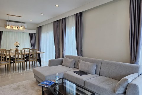 House in Phuket, Thailand 3 bedrooms № 136559 - photo 2