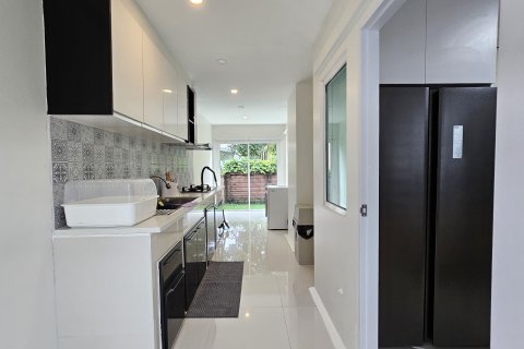 House in Phuket, Thailand 3 bedrooms № 136559 - photo 11
