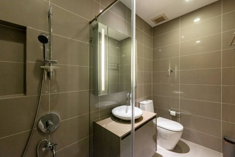 Condo in Bangkok, Thailand, 2 bedrooms  № 143090 - photo 15