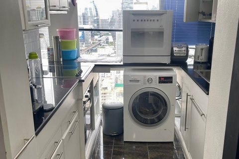 Condo in Bangkok, Thailand, 2 bedrooms  № 143089 - photo 6