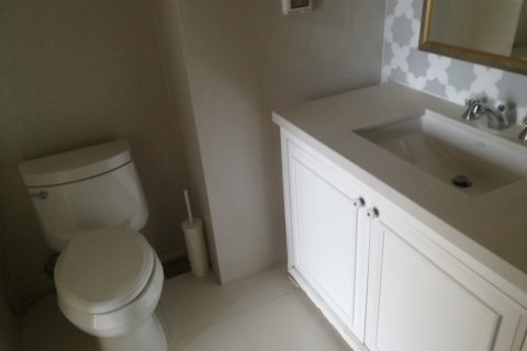 Condo in Bangkok, Thailand, 1 bedroom № 143110 - photo 9