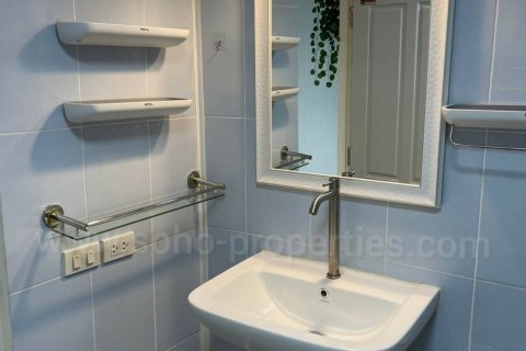 Condo in Bangkok, Thailand, 1 bedroom  № 143106 - photo 7