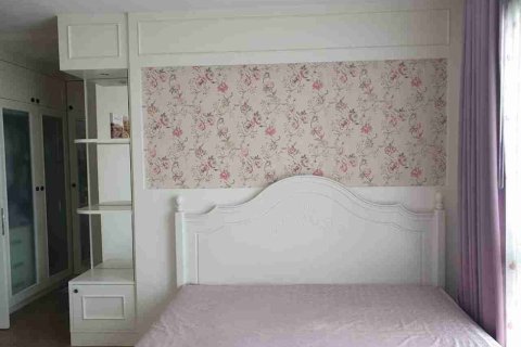 Condo in Bangkok, Thailand, 2 bedrooms № 183383 - photo 8