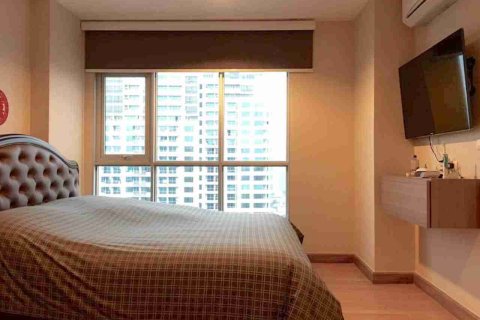 Condo in Bangkok, Thailand, 2 bedrooms  № 183384
