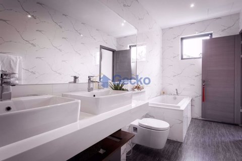House in Pattaya, Thailand 3 bedrooms № 197087 - photo 21