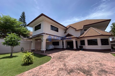 Maison à Pattaya, Thaïlande 4 chambres № 197084 - photo 3