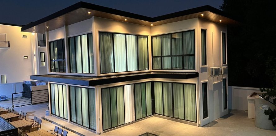 Villa in Pattaya, Thailand 4 bedrooms № 171161