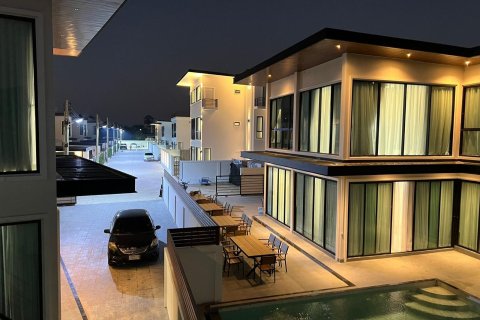 Villa in Pattaya, Thailand 4 bedrooms № 171161 - photo 2