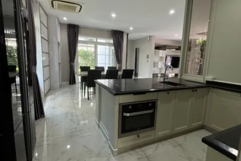 Haus in Bang Na, Bangkok, Thailand 4 Schlafzimmer № 216122 - Foto 8