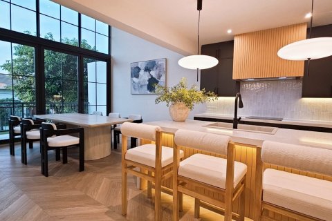 Таунхаус в Пхракханонге, Бангкок, Таиланд с 5 спальнями  № 143006 - фото 10