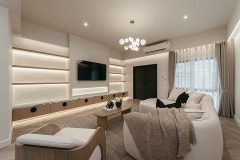 Таунхаус в Пхракханонге, Бангкок, Таиланд с 5 спальнями  № 143006 - фото 2