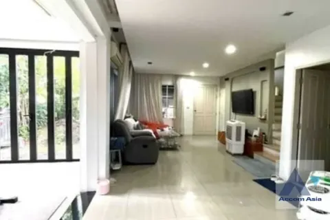 Townhouse in Bang Kapi, Bangkok, Thailand 2 bedrooms № 219986