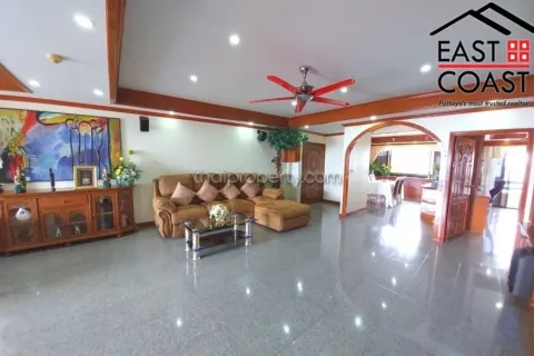 Condominio de 2 dormitorios en Jomtien Beach, Pattaya, Tailandia № 213434 - foto 2