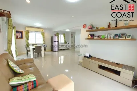 Casa de 3 dormitorios en Pattaya, Tailandia № 213432 - foto 4