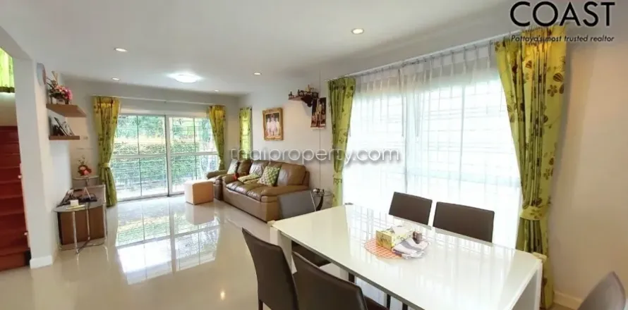 Casa de 3 dormitorios en Pattaya, Tailandia № 213432