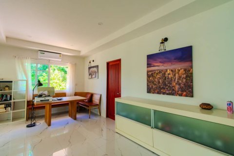 Villa in Hua Hin, Thailand 4 bedrooms № 146916 - photo 8
