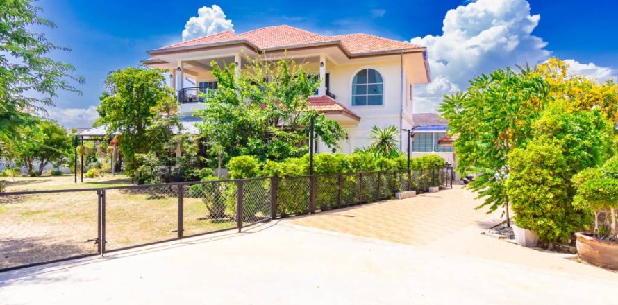 Villa in Hua Hin, Thailand 4 bedrooms № 146916