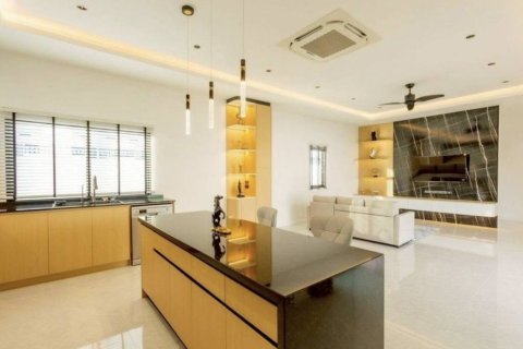 Villa in Hua Hin, Thailand 3 bedrooms № 146918 - photo 5