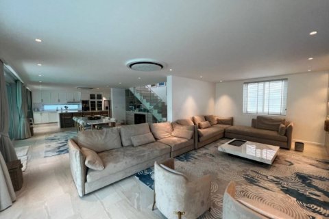 Вилла в Хуа Хине, Таиланд с 4 спальнями  № 146919 - фото 2