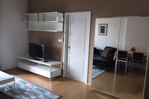 Студия в кондо в Кхлонг Сане, Бангкок, Таиланд № 160639 - фото 2