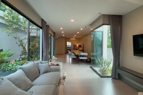 Villa in Chiang Mai, Thailand 5 bedrooms № 160637 - photo 14