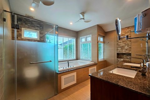 Вилла в Хуа Хине, Таиланд с 4 спальнями  № 168289 - фото 26