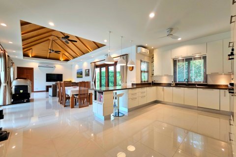 Вилла в Хуа Хине, Таиланд с 4 спальнями  № 168289 - фото 15