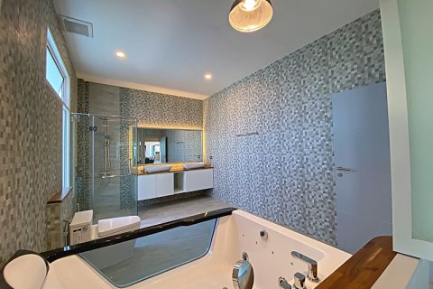 Villa in Hua Hin, Thailand 5 bedrooms № 168288 - photo 26