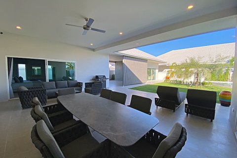 Villa in Hua Hin, Thailand 5 bedrooms № 168288 - photo 9