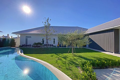 Villa in Hua Hin, Thailand 5 bedrooms № 168288 - photo 3