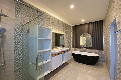 Villa in Hua Hin, Thailand 5 bedrooms № 168288 - photo 22