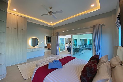 Villa in Hua Hin, Thailand 5 bedrooms № 168288 - photo 27