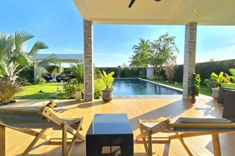 Villa in Hua Hin, Thailand 4 bedrooms № 168290 - photo 5