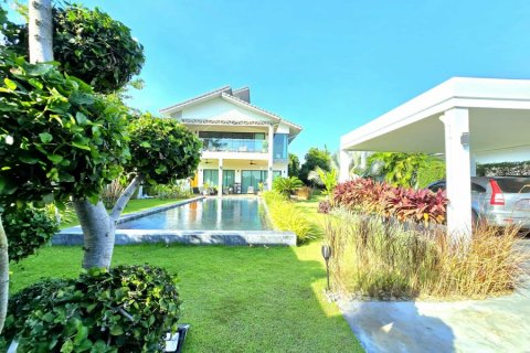 Villa in Hua Hin, Thailand 4 bedrooms № 168290