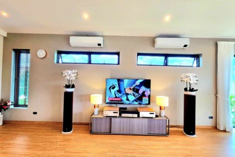 Villa in Hua Hin, Thailand 4 bedrooms № 168290 - photo 14