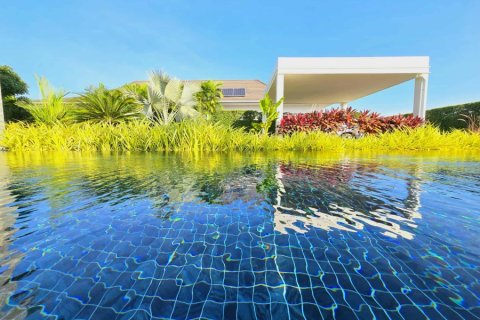 Villa in Hua Hin, Thailand 4 bedrooms № 168290 - photo 4