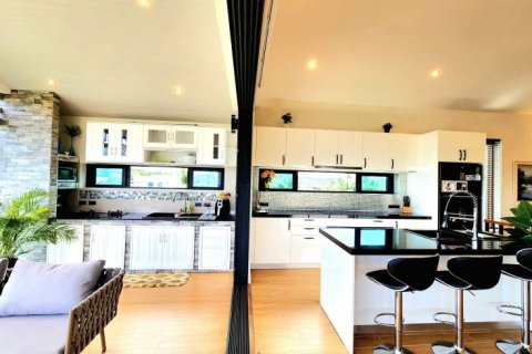 Villa in Hua Hin, Thailand 4 bedrooms № 168290 - photo 15