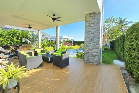 Villa in Hua Hin, Thailand 4 bedrooms № 168290 - photo 8