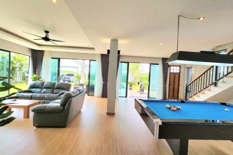 Villa in Hua Hin, Thailand 4 bedrooms № 168290 - photo 21